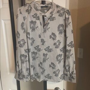 Tommy Hilfiger Gray Floral blouse M